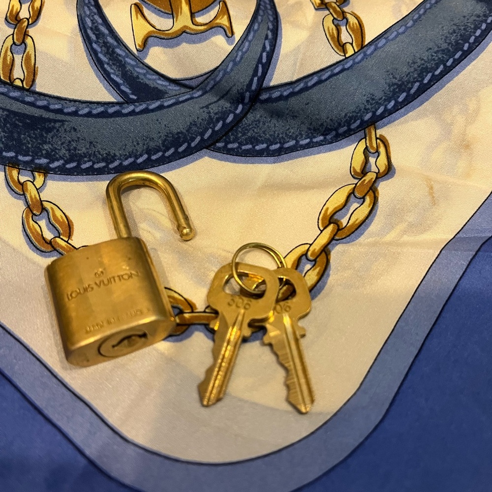 Louis Vuitton #306 lock and keys